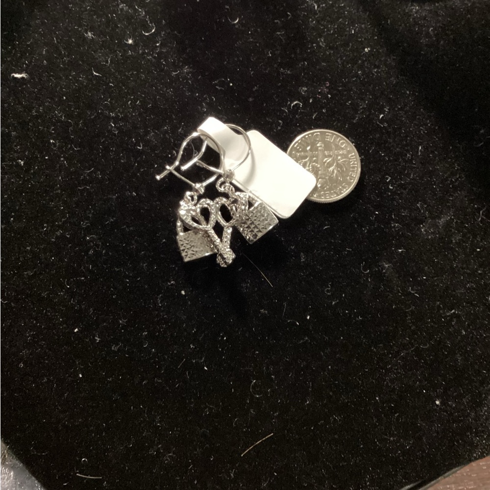 18K White Gold Lock and Key Design - Picture 9 of 9